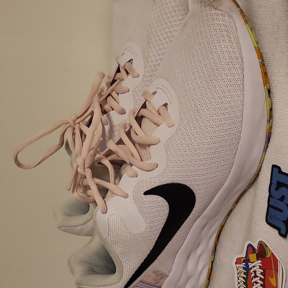 Nike  size 8.5 WMNS Revolution 6 NN PRM Running Shoes White Women  D09475-100 - Picture 15 of 16